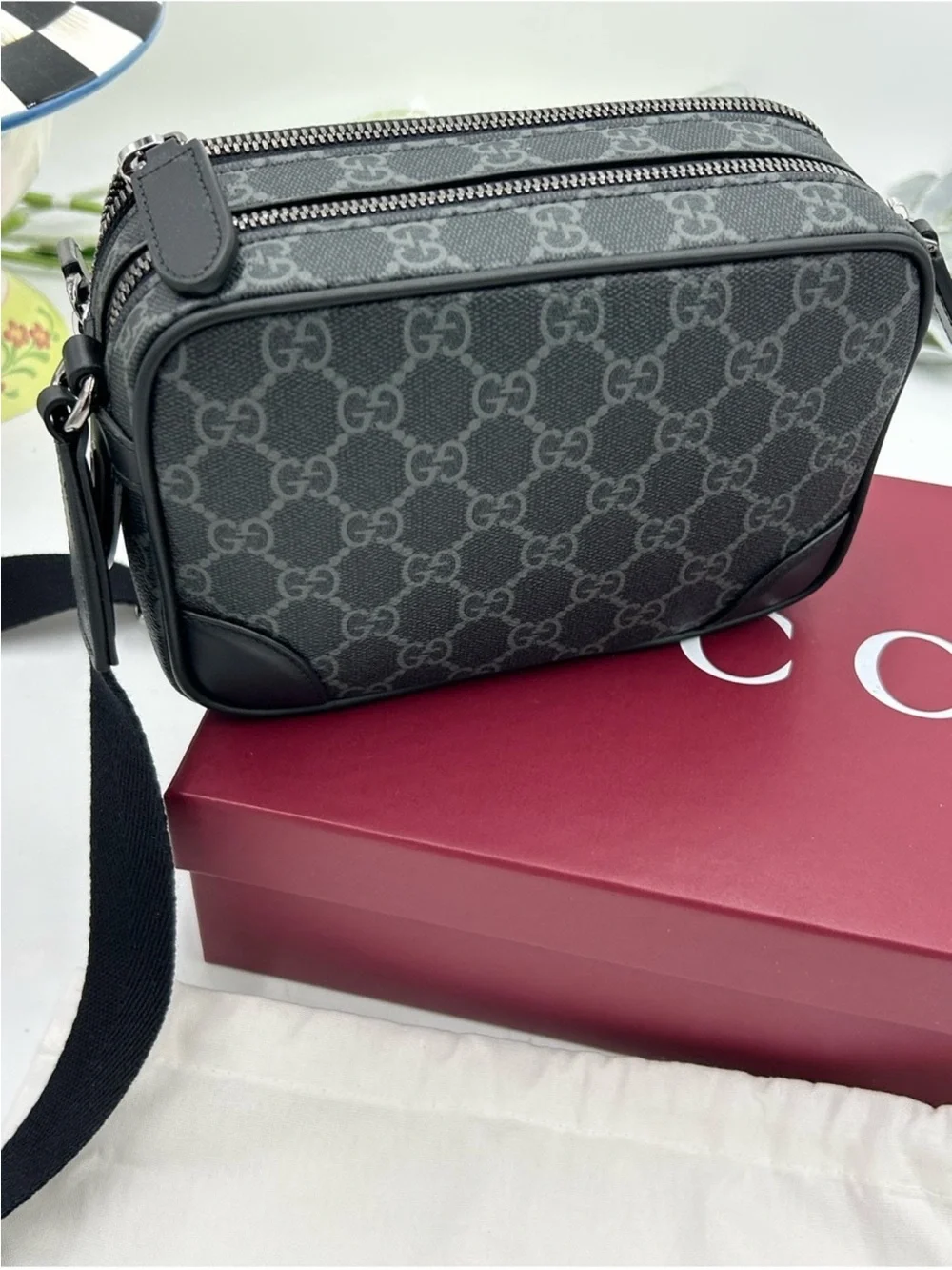 Unisex Gucci Black/Grey GG Monogram Crossbody Camera Bag. NWT